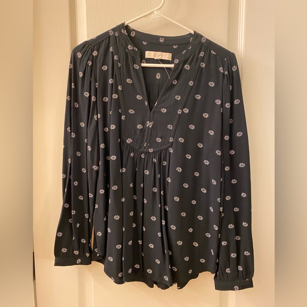 Express black w/white design shirt